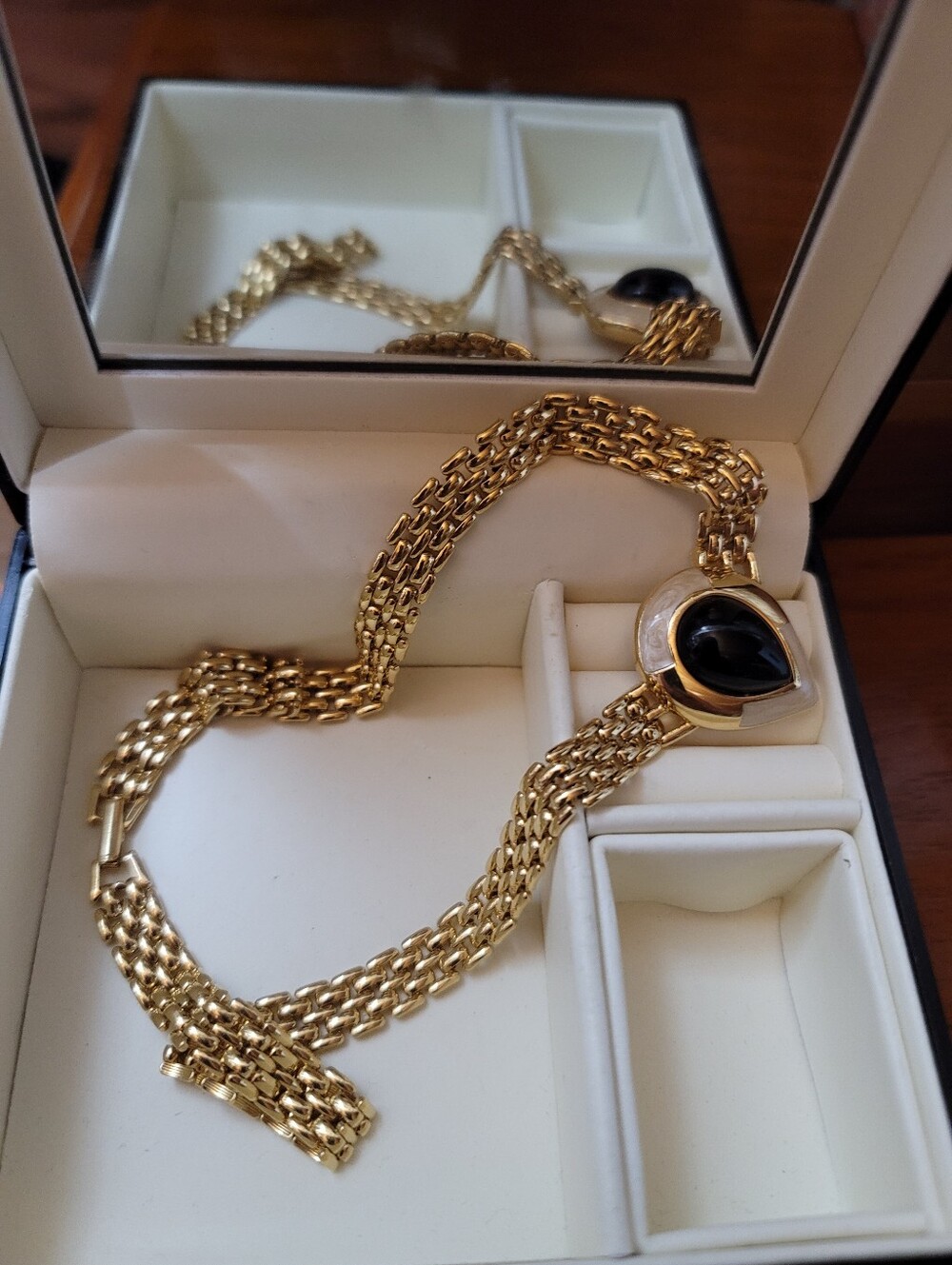 Very Rare Vintage Trifari Gold Tone Necklace with Black Teardrop Center